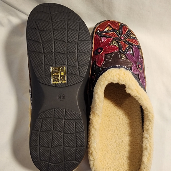 Floral Embroidered Mules with Faux Fur Lining - Picture 4 of 4